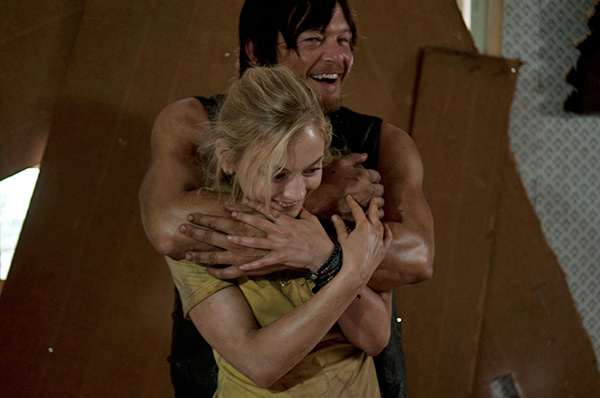 Daryl and Beth Walking Dead 16