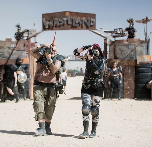 wasteland-weekend-costuming-mad-max-thunderdome-cosplay-landscape-costumers01
