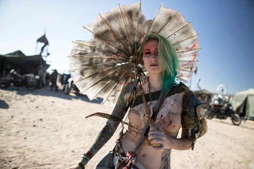 wasteland-weekend-costuming-mad-max-thunderdome-cosplay-landscape-costumers09