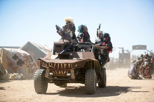 wasteland-weekend-costuming-mad-max-thunderdome-cosplay-landscape-costumers12