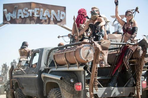 wasteland-weekend-costuming-mad-max-thunderdome-cosplay-landscape-costumers13